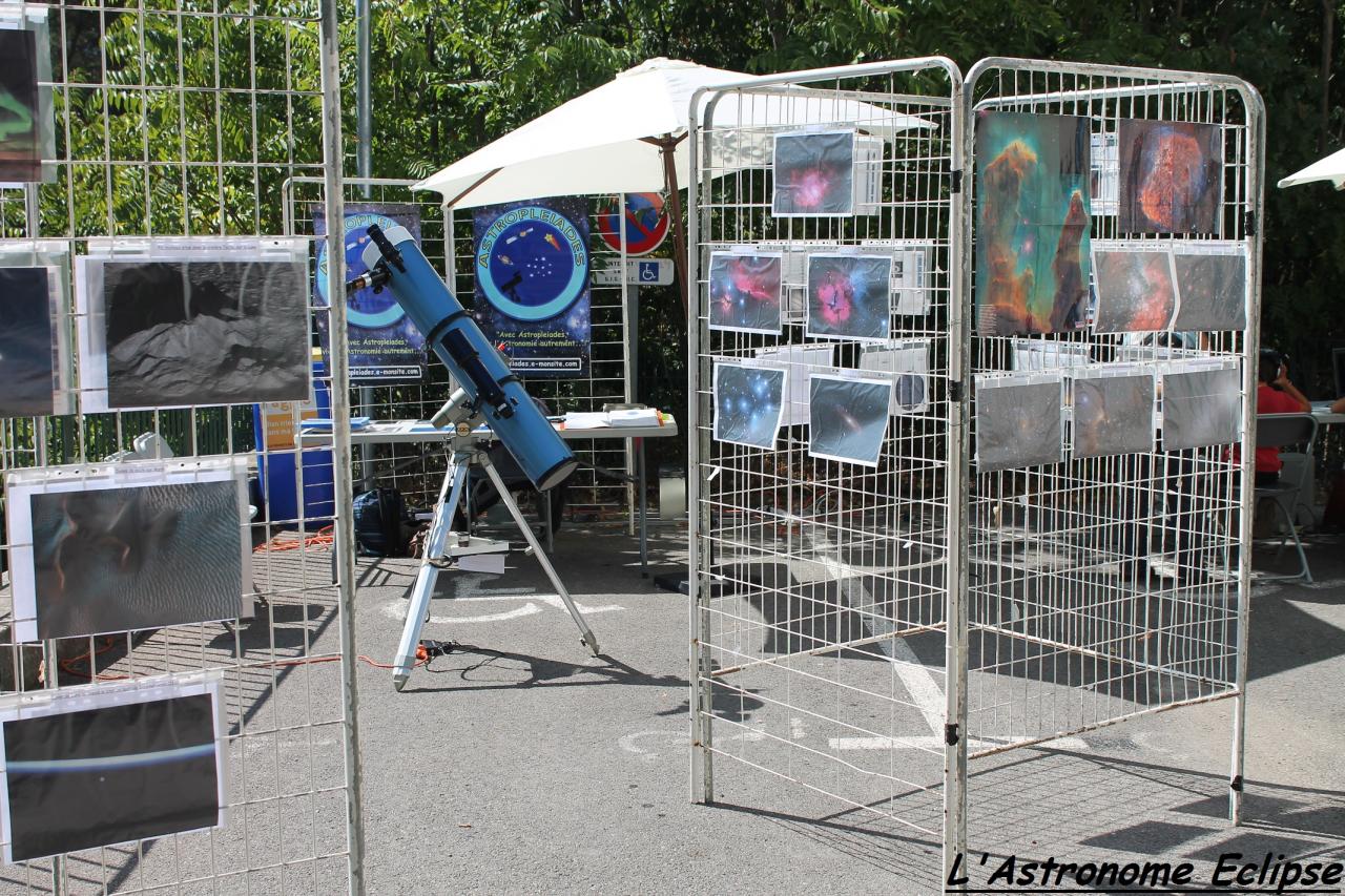 Le stand Astropleiades et l'exposition