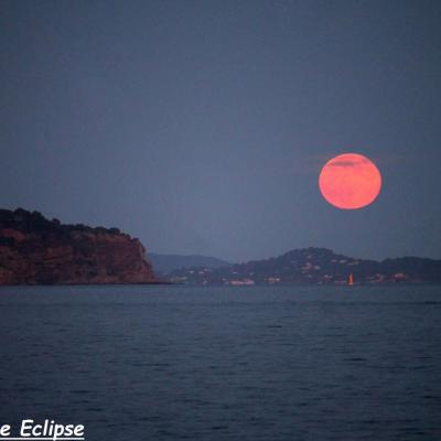Lever de Lune dans la rade de Toulon
