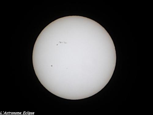 Le Soleil en lumière blanche (image L'Astronome Eclipse)
